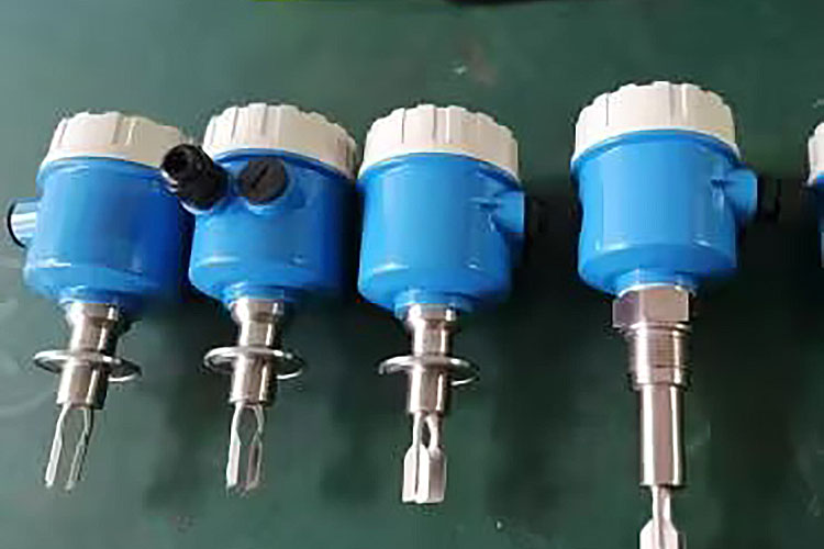 液位開(kāi)關(guān)帶負(fù)載吸合后打不開(kāi)是什么原因？